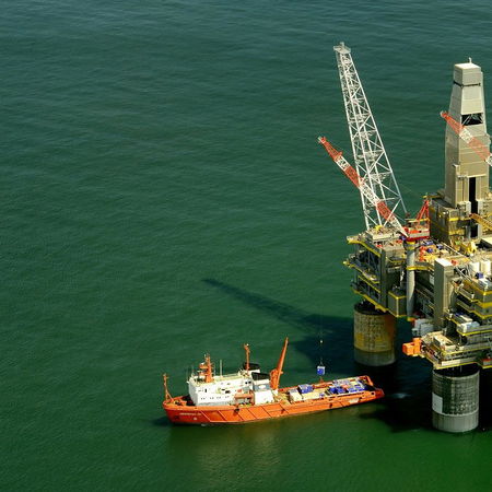 Enhancing Offshore Oil & Gas Operations with Wireless Vibration Monitoring