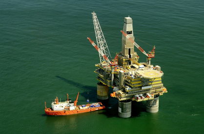 Enhancing Offshore Oil & Gas Operations with Wireless Vibration Monitoring